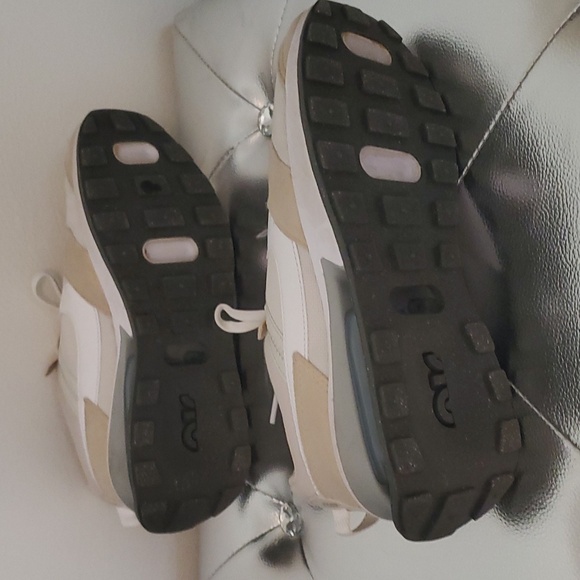 Women's Nike Size 6.5 - Picture 7 of 7